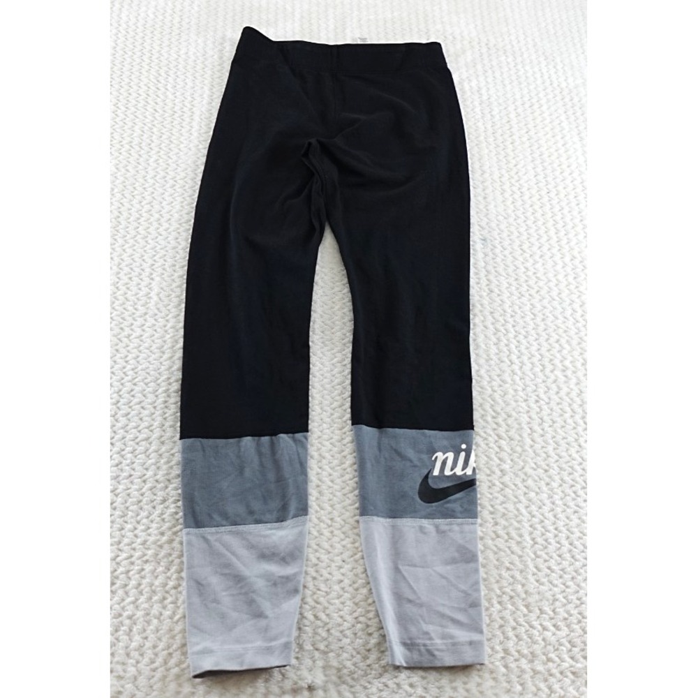 WOMEN'S Nike Sportswear Running Leggings SIZE M